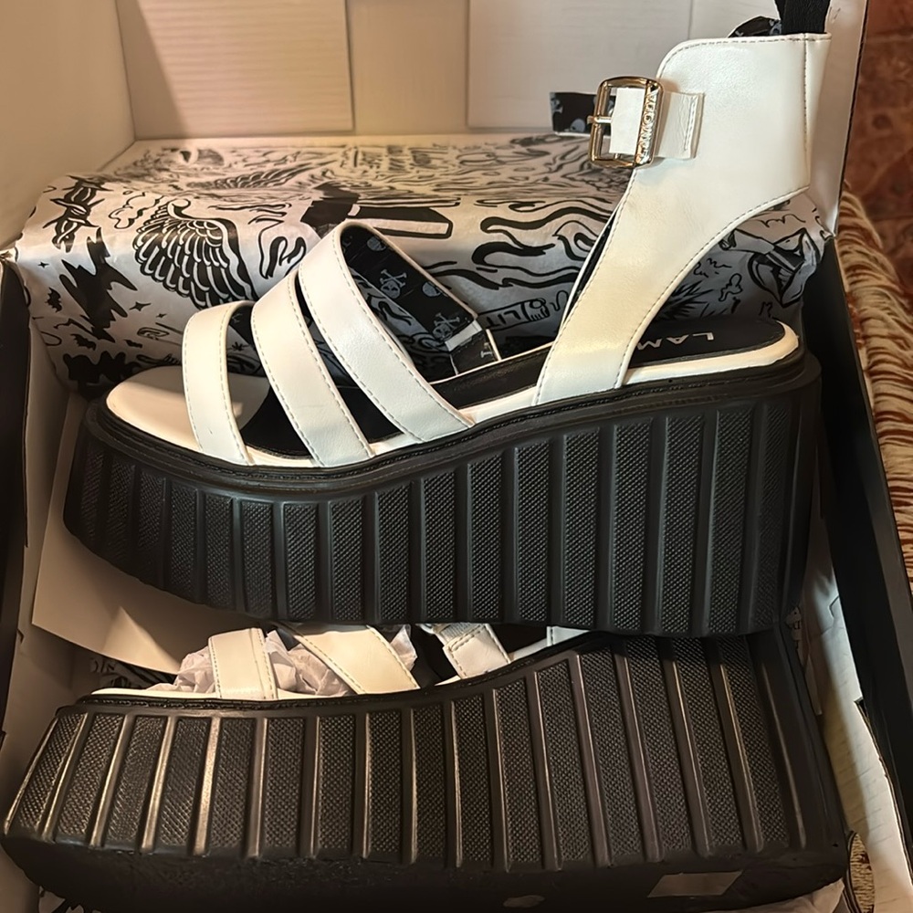 Platform sandals
